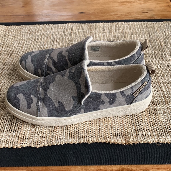 Skechers Camo Slip-On Comfort Shoes 6.5 - Picture 3 of 8